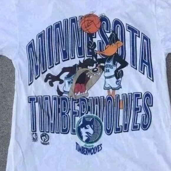 Vtg NBA Minnesota Timberwolves Looney Tunes White Unisex Shirt Men Women - Picture 2 of 4